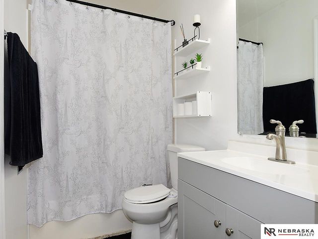 1124 SW 10th Circle, Lincoln, NE 68522