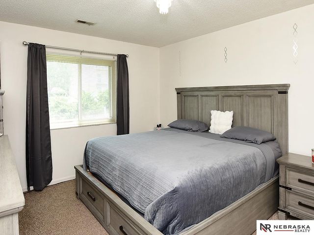 1124 SW 10th Circle, Lincoln, NE 68522