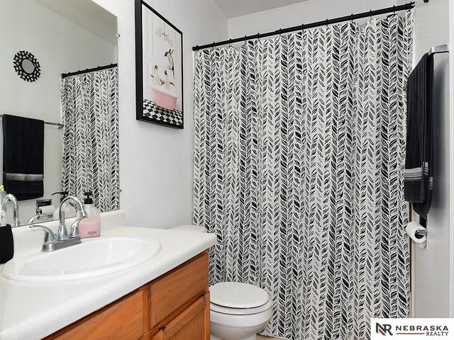 1124 SW 10th Circle, Lincoln, NE 68522