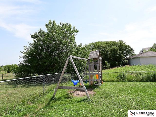 1124 SW 10th Circle, Lincoln, NE 68522