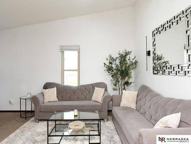 1124 SW 10th Circle, Lincoln, NE 68522