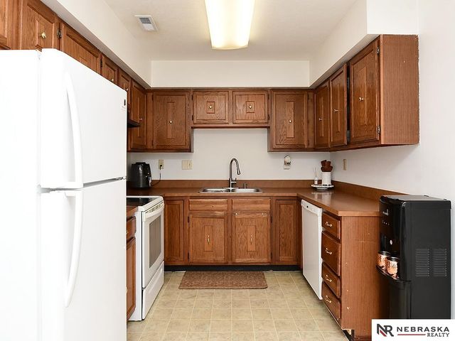 1124 SW 10th Circle, Lincoln, NE 68522