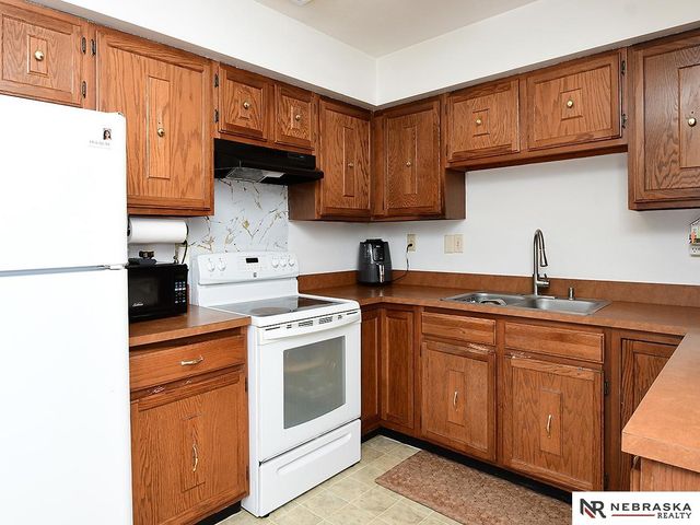 1124 SW 10th Circle, Lincoln, NE 68522