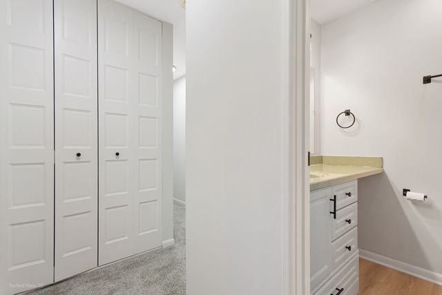 3008 Roberts Drive 7, Woodridge, IL 60517