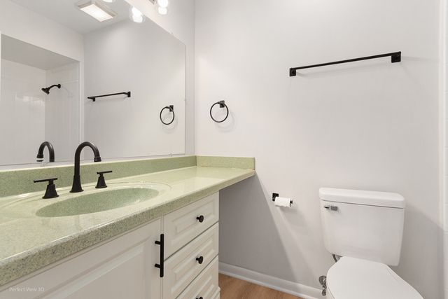 3008 Roberts Drive 7, Woodridge, IL 60517