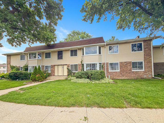 3008 Roberts Drive 7, Woodridge, IL 60517
