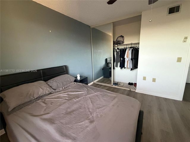 1717 Whitehall Dr 401, Davie, FL 33324