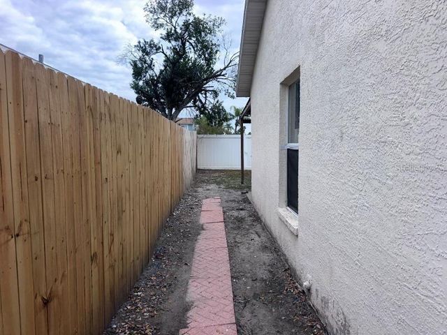 1451 MOHRLAKE DRIVE, Brandon, FL 33511