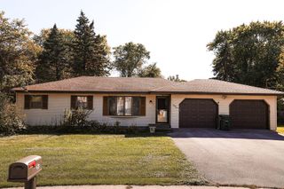 257 Green Acres Drive, Valparaiso, IN 46383