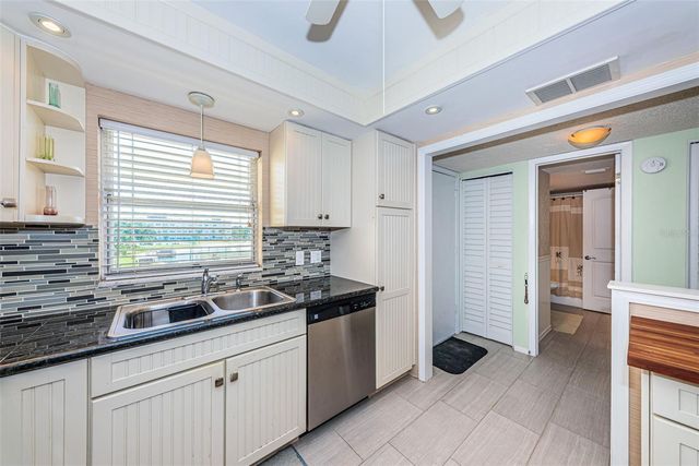 4750 COVE CIRCLE 304, St Petersburg, FL 33708