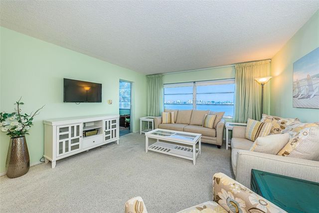 4750 COVE CIRCLE 304, St Petersburg, FL 33708