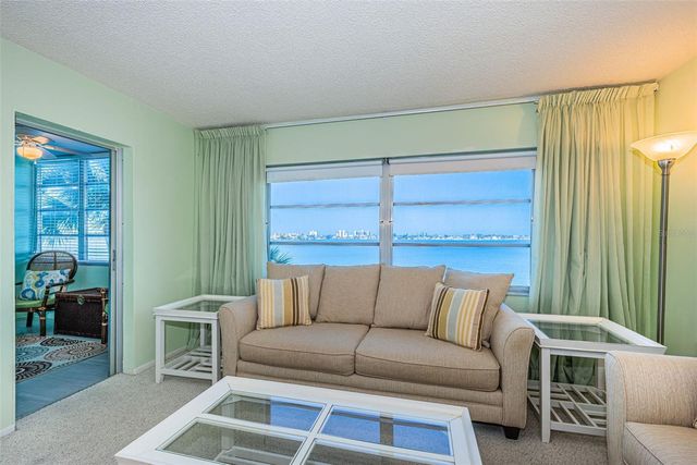 4750 COVE CIRCLE 304, St Petersburg, FL 33708