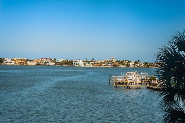 4750 COVE CIRCLE 304, St Petersburg, FL 33708