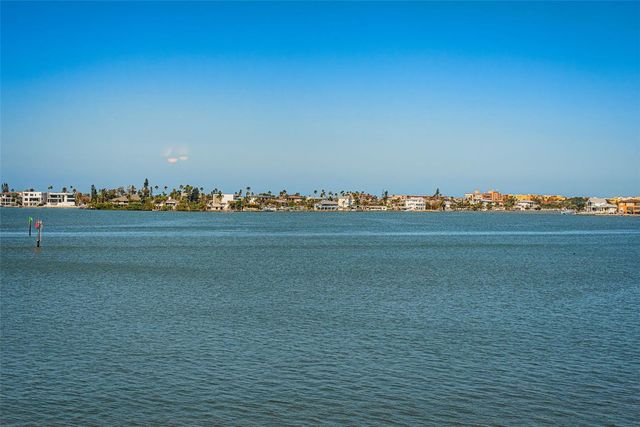 4750 COVE CIRCLE 304, St Petersburg, FL 33708