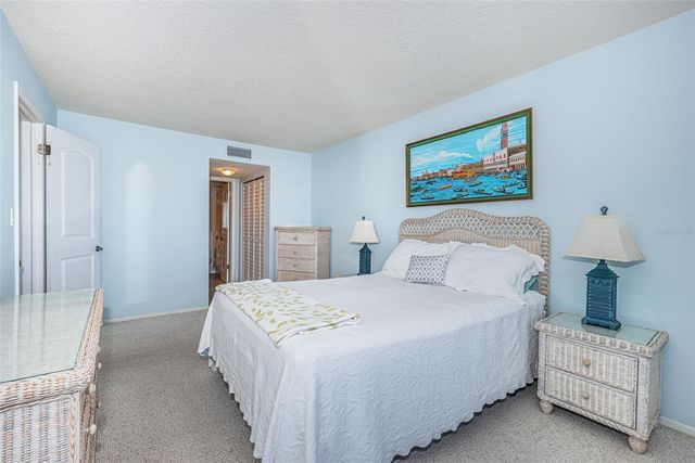 4750 COVE CIRCLE 304, St Petersburg, FL 33708