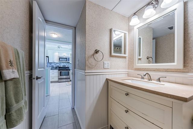 4750 COVE CIRCLE 304, St Petersburg, FL 33708