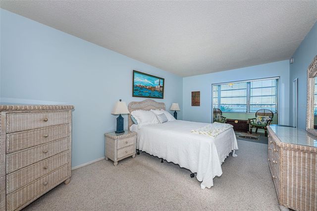4750 COVE CIRCLE 304, St Petersburg, FL 33708