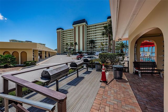 4750 COVE CIRCLE 304, St Petersburg, FL 33708