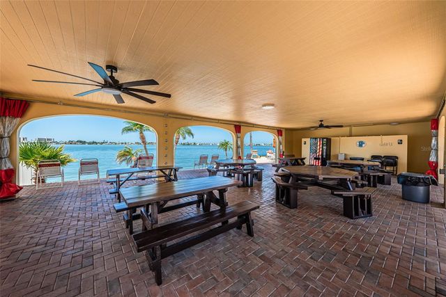 4750 COVE CIRCLE 304, St Petersburg, FL 33708