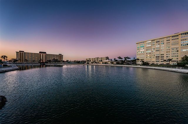 4750 COVE CIRCLE 304, St Petersburg, FL 33708