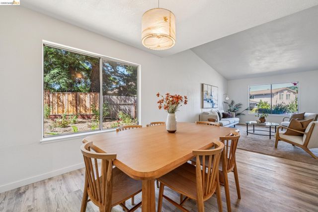 5672 Torrey Pine Ct, El Sobrante, CA 94803