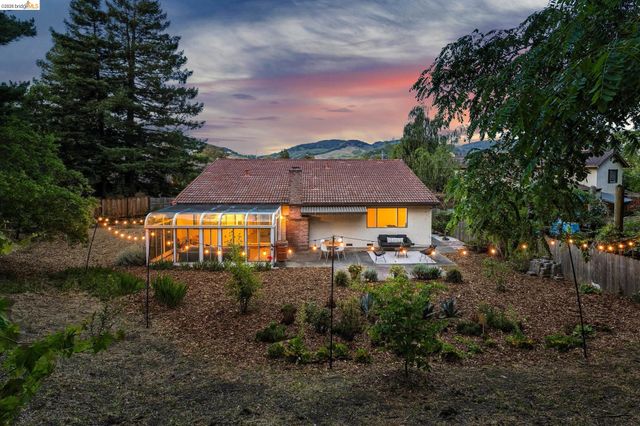 5672 Torrey Pine Ct, El Sobrante, CA 94803