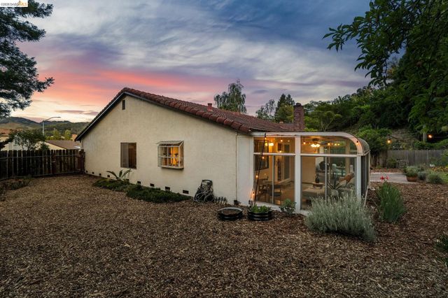 5672 Torrey Pine Ct, El Sobrante, CA 94803
