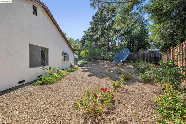 5672 Torrey Pine Ct, El Sobrante, CA 94803