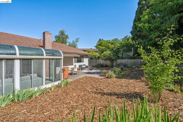 5672 Torrey Pine Ct, El Sobrante, CA 94803