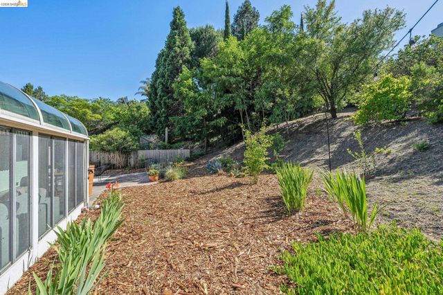 5672 Torrey Pine Ct, El Sobrante, CA 94803