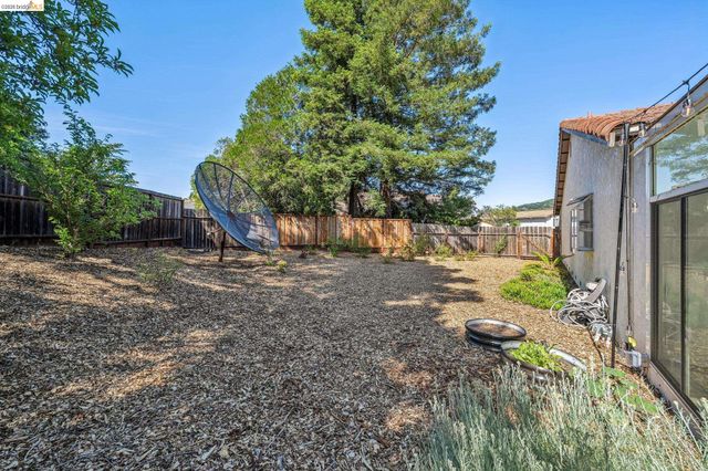 5672 Torrey Pine Ct, El Sobrante, CA 94803