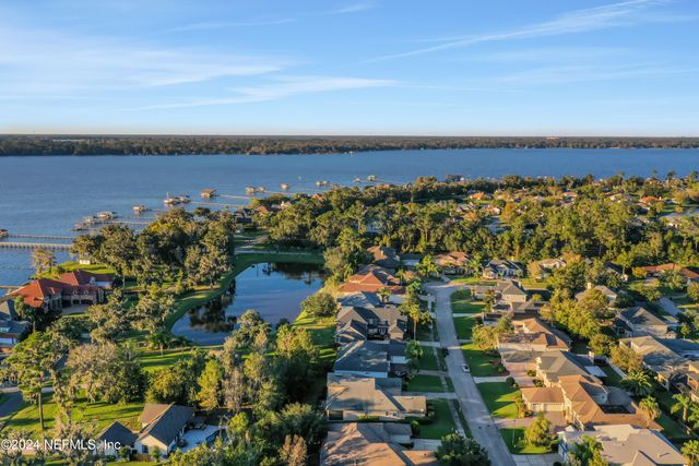 2176 AUTUMN COVE Circle, Fleming Island, FL 32003