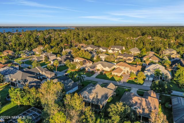 2176 AUTUMN COVE Circle, Fleming Island, FL 32003