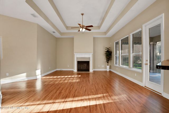 2176 AUTUMN COVE Circle, Fleming Island, FL 32003