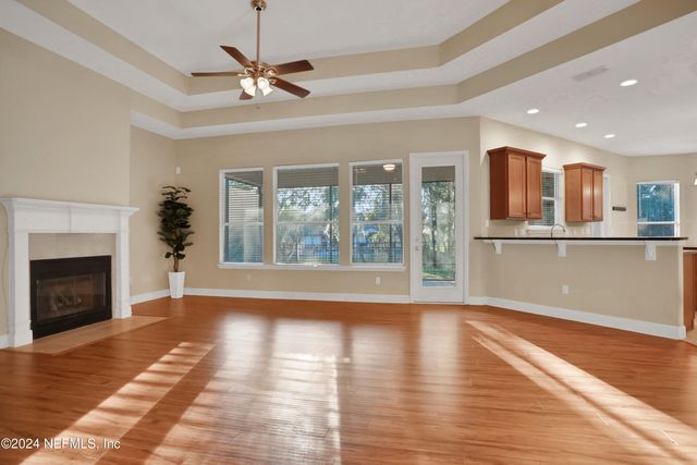 2176 AUTUMN COVE Circle, Fleming Island, FL 32003