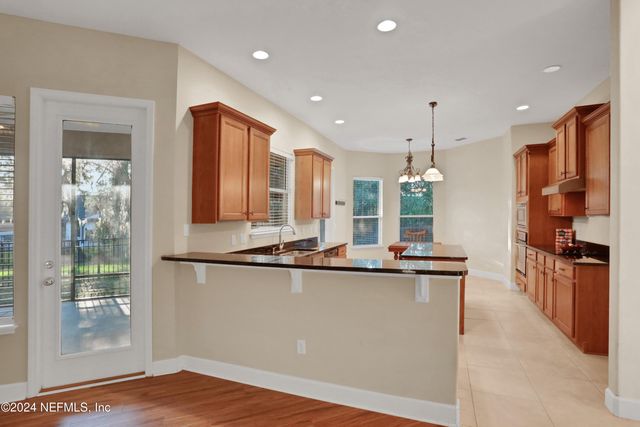 2176 AUTUMN COVE Circle, Fleming Island, FL 32003