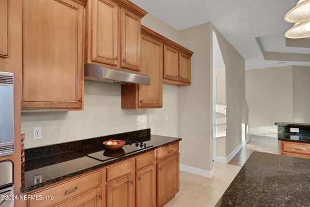 2176 AUTUMN COVE Circle, Fleming Island, FL 32003