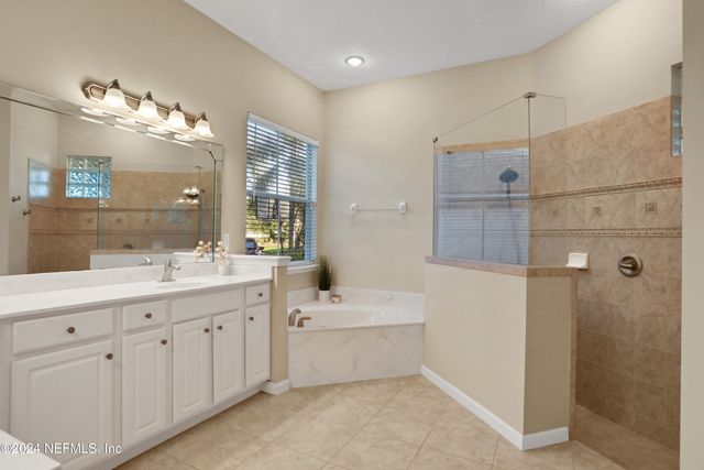 2176 AUTUMN COVE Circle, Fleming Island, FL 32003