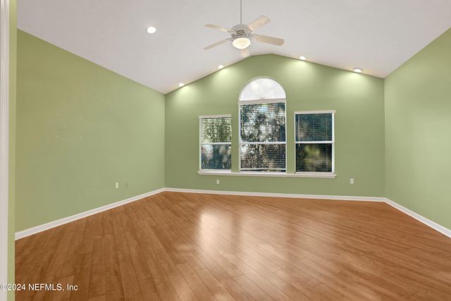 2176 AUTUMN COVE Circle, Fleming Island, FL 32003