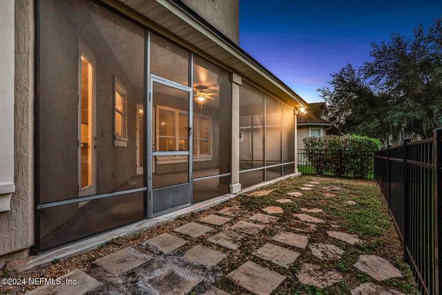 2176 AUTUMN COVE Circle, Fleming Island, FL 32003