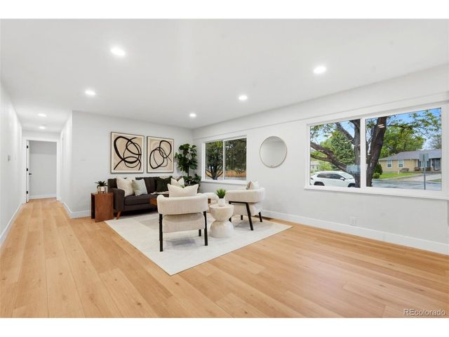 824 S Quivas St, Denver, CO 80223