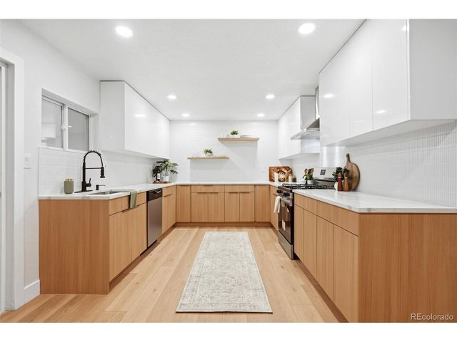 824 S Quivas St, Denver, CO 80223
