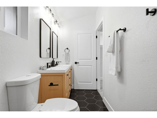 824 S Quivas St, Denver, CO 80223