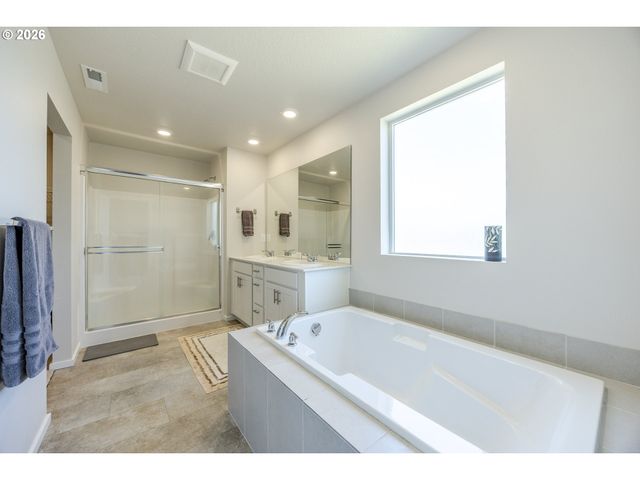 2674 26TH Loop, Springfield, OR 97477