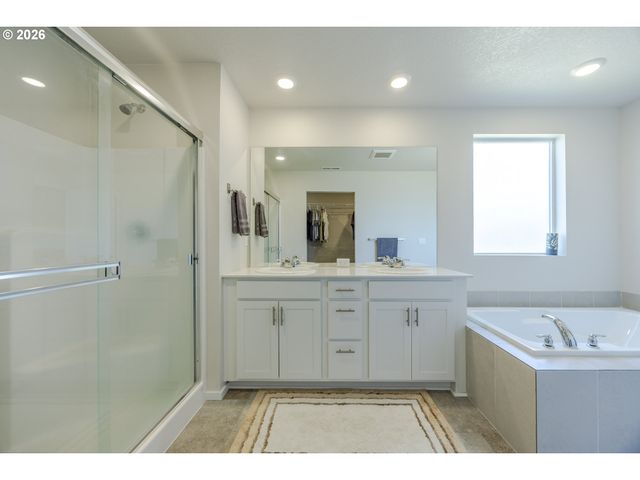 2674 26TH Loop, Springfield, OR 97477