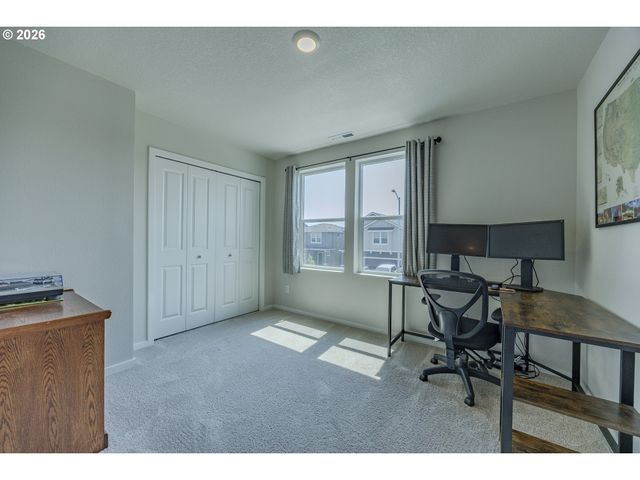2674 26TH Loop, Springfield, OR 97477
