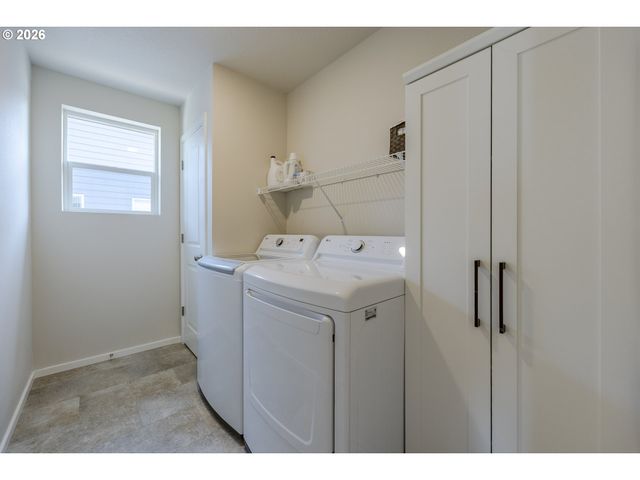 2674 26TH Loop, Springfield, OR 97477