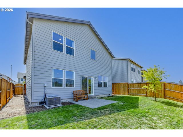2674 26TH Loop, Springfield, OR 97477