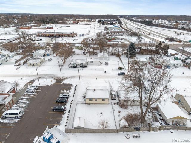 1335 Connell Street, Burton, MI 48529