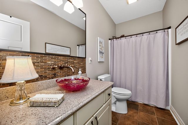 7640 Escalade Court, West Des Moines, IA 50266